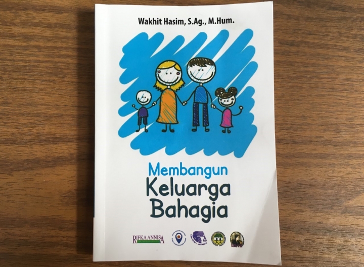 BOOK REVIEW: MEMBANGUN KELUARGA BAHAGIA
