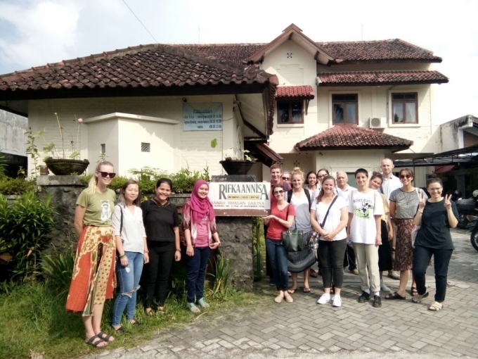 The Australian Consortium for ‘ In- Country ’ Indonesian Studies Visited Rifka Annisa